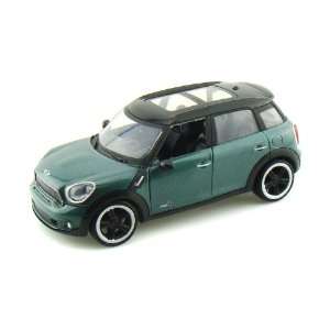  2011 Mini Cooper Countryman S All 4 1/24 Green: Toys 