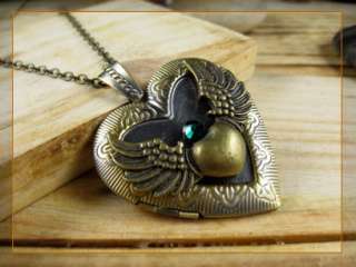 wing heart emarld green crystal brass locket pendant necklace 8517