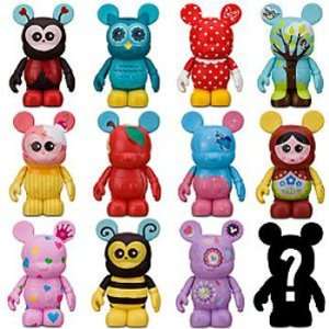  Disney Vinylmation Cutesters Series   3in Tray of 24: Toys 