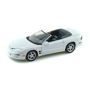  2001 Pontiac Firebird 1/24 White Toys & Games
