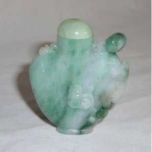   Chinese Green White Jade Carved Snuff Bottle s1616