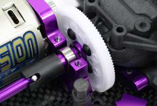 The aluminium spur gear hub spins on ball bearings for maximum 