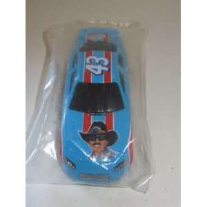  Richard Petty #43 Cheerios / Celebrate the Legacy 1/64 Diecast 