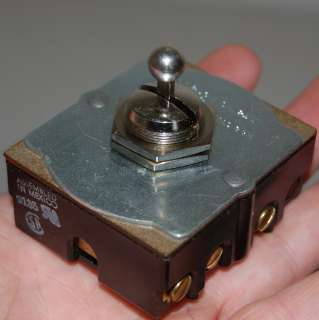   Hammer/ Eaton 7815K3 Oil Tight, 1 Pole, Reversing Toggle Switch AC/DC