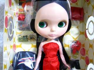 Takara Tomy Neo Blythe Doll Love Mission Damaged Box  