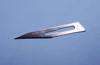 11 STAINLESS STEEL SCALPEL BLADE / STERILE (COUNT 10)  