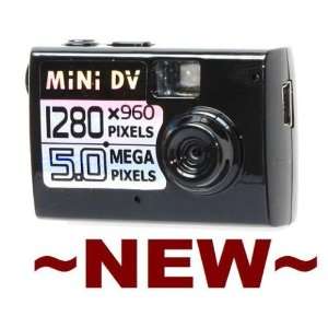  Mini Digital Video / Still Camera: Camera & Photo