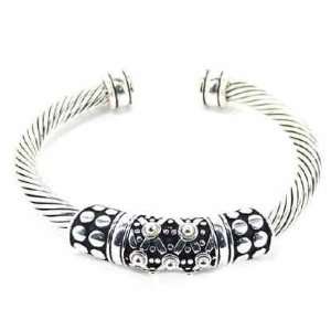    Designer Wire Silver Twist Bangle Fashion Bracelet Jewelry