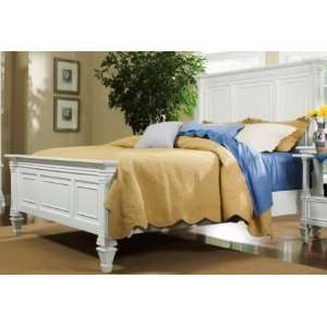  71960Q Ashby Queen Panel Bed in Patina White: Home 