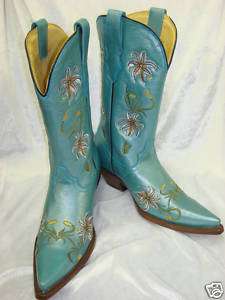 LADIES WESTERN BOOTS IN SIZE 7 M  