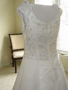 Demetrios Ilissa Wedding Dress Bridal Gown size 12 White No Train 