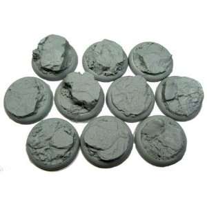     Scenic Bases Round Lip 30mm Rocky Bluff Bases (10) Toys & Games