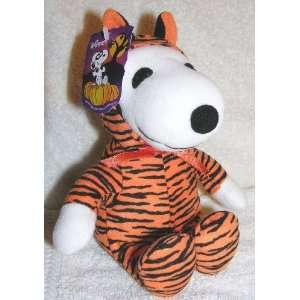  Peanuts 6 Plush Halloween Snoopy in Tiger Costume: Toys 