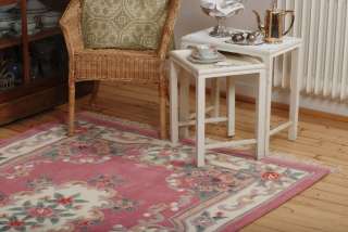 Aubusson Teppich in rose, ein prachtvolles Rankenmotiv auf einer 