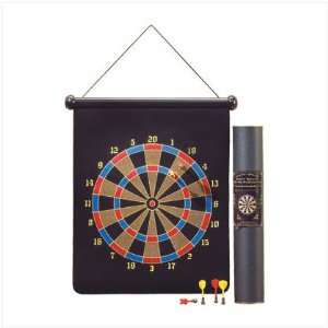  MAGNETIC DART BOARD: Toys & Games